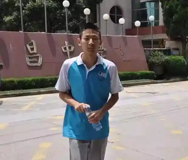 一位寒门状元的重生