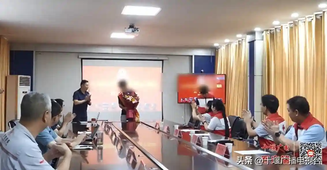 十堰第30例造血干细胞捐献者赴武汉救人