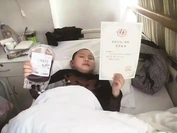 “只要能救妈妈，什么都不怕”，嘉兴7岁男孩捐献造血干细胞救母
